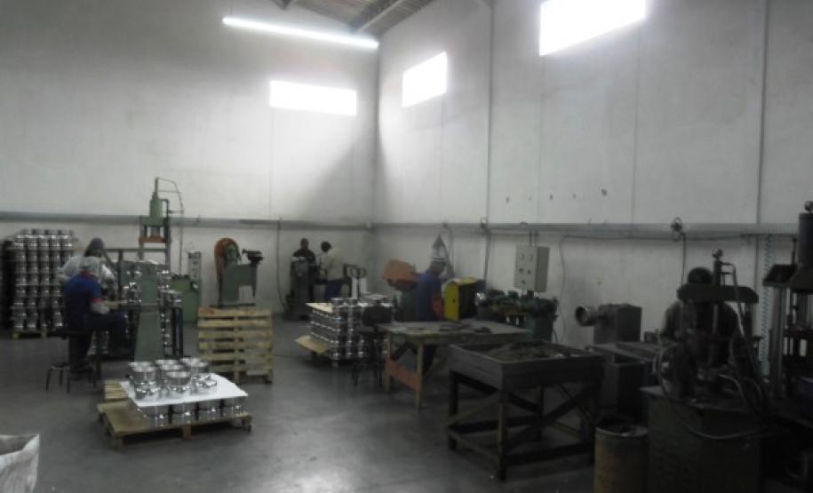 Presos do regime semiaberto iniciam atividades em novo canteiro de trabalho na Lapa Presos do regime semiaberto iniciam atividades em novo canteiro de trabalho na Lapa