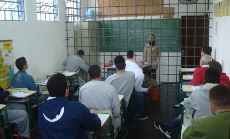 Presos da Casa de Custódia participam de curso de auxiliar administrativo