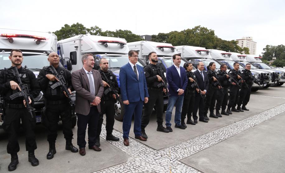 O governador Carlos Massa Ratinho Junior entregou nesta quarta-feira armas, rádios comunicadores e veículos de escolta ao Departamento Penitenciário do Paraná (Depen). O objetivo é equipar e modernizar o sistema prisional do Estado. Curitiba, 08/05/2019. Foto: José Fernando Ogura/ANPr