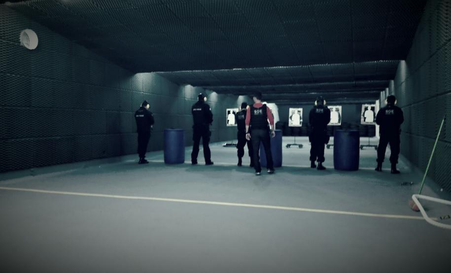 Nesta semana, entre os dias 14 e 16 de setembro, cerca de 48 Agentes Penitenciários do Departamento de Execução Penal do Paraná (Depen), realizaram um curso de tiro, ministrado pelo Serviço de Operações Especiais do Depen (SOE)
