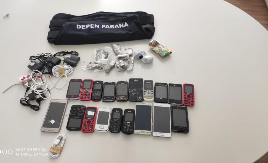 Agentes penitenciários apreendem na PEC ‘kit cadeia’ com 21 celulares