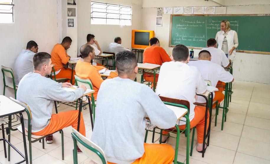 SESP e UNILA fecham convênio para projeto educacional no sistema prisional de Foz do Iguaçu