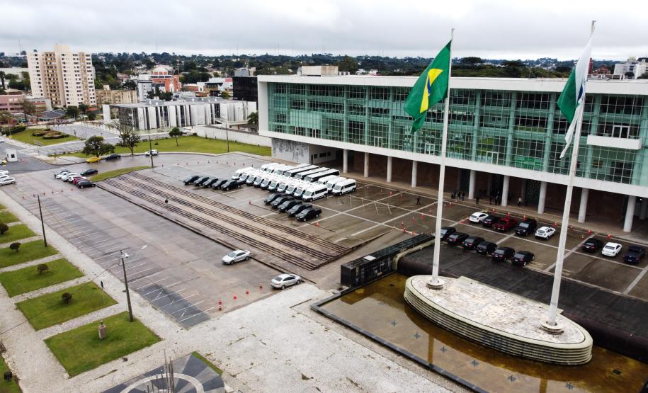 Viatuas Depen O Governador Carlos Massa Ratinho Junior entrega nesta quarta-feira (29/07), viaturas para o Departamento Penitenciário do Paraná (Depen) no Palácio Iguaçu. Curitiba, 29/07/2020 - Foto: Geraldo Bubniak/AEN