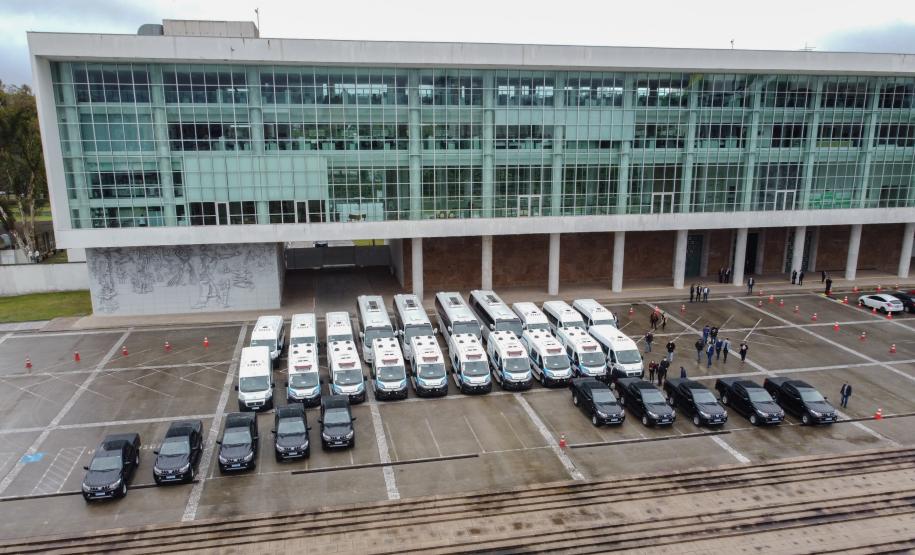 Viatuas Depen O Governador Carlos Massa Ratinho Junior entrega nesta quarta-feira (29/07), viaturas para o Departamento Penitenciário do Paraná (Depen) no Palácio Iguaçu. Curitiba, 29/07/2020 - Foto: Geraldo Bubniak/AEN