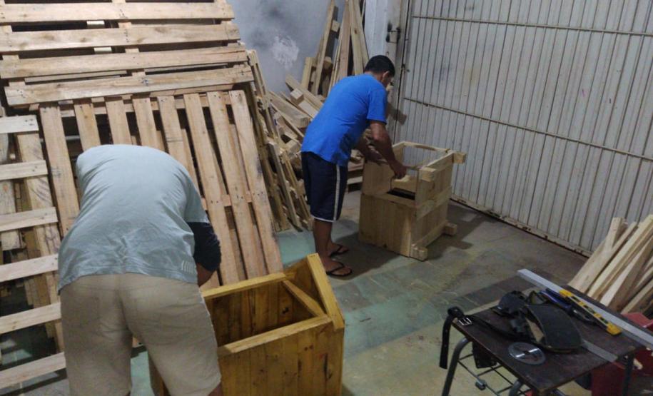 Projeto Pipoca: Detentos produzem materiais para animais de rua, na Cadeia Pública de Toledo (PR) Projeto Pipoca: Detentos produzem materiais para animais de rua, na Cadeia Pública de Toledo (PR)