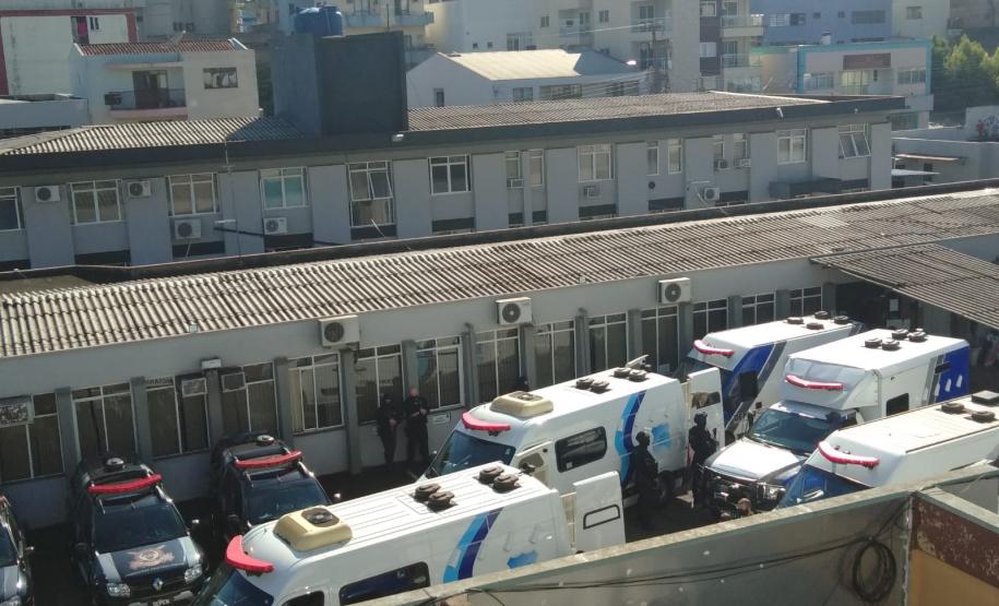 Depen transfere 190 presos da Cadeia de Pato Branco para Penitenciária de Francisco Beltrão -