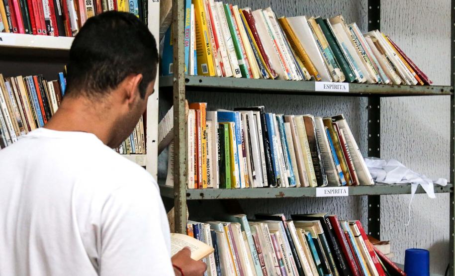 Depen recebe doação de livros do Ministério da Justiça Depen recebe doação de livros do Ministério da Justiça