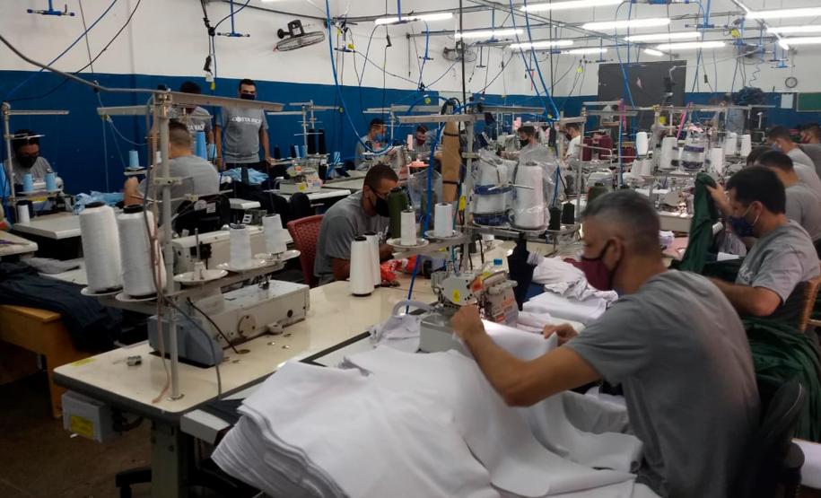 Mesmo com pandemia, Paraná tem 7,3 mil presos trabalhando Mesmo com pandemia, Paraná tem 7,3 mil presos trabalhando