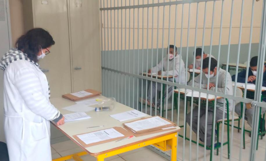 Paraná tem quase 7 mil inscritos no Encceja para pessoas privadas de liberdade Paraná tem quase 7 mil inscritos no Encceja para pessoas privadas de liberdade