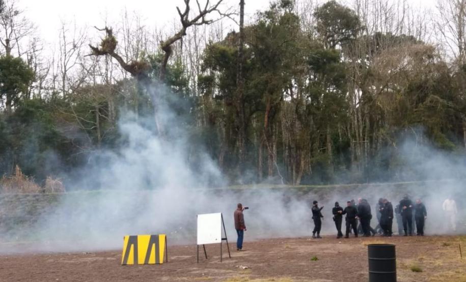 Depen capacita agentes penitenciários com curso de tecnologias não letai Ao todo, 32 profissionais tiveram aulas teóricas e práticas que aconteceram no Complexo Penitenciário de Piraquara, na Região Metropolitana de Curitiba.